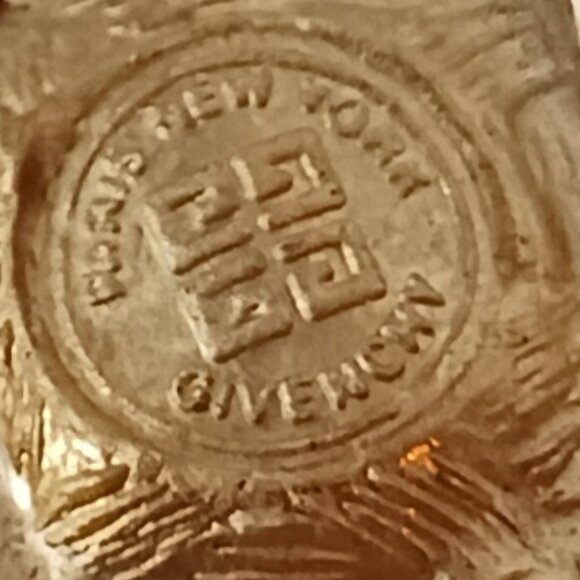 Vintage GIVENCHY Signed 1990's Round Modern Classic Statement Brooch - Picture 4 of 8